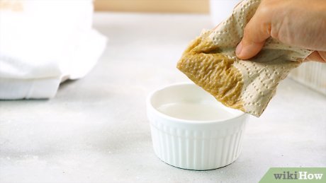 como tirar mancha de café de roupa branca