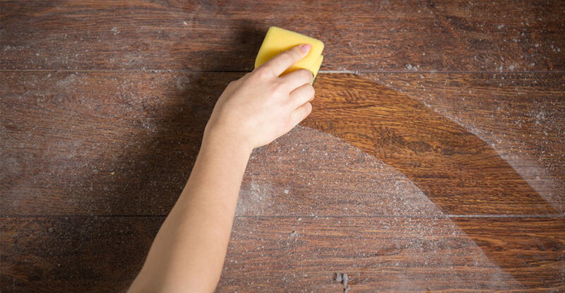 como tirar pó de móveis sem espalhar