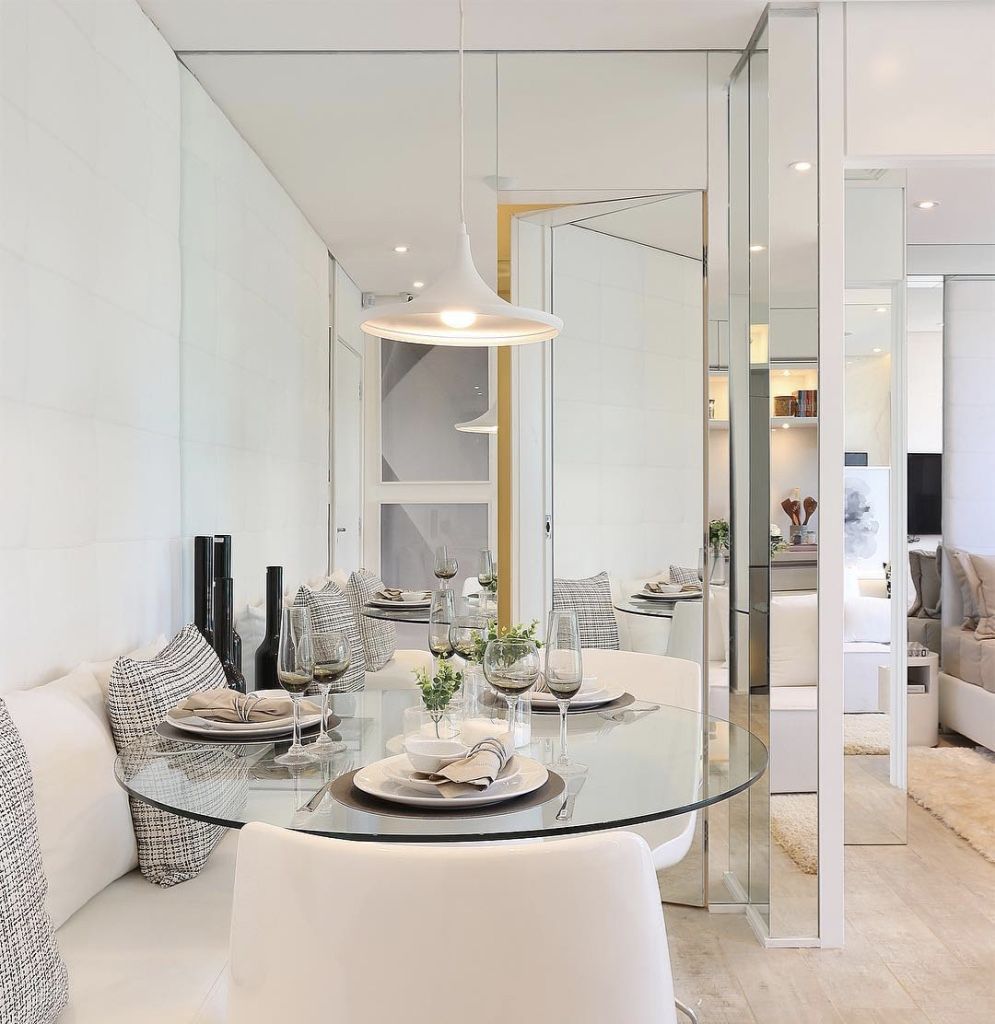 posicionamento de espelhos para dar sensação de amplitude