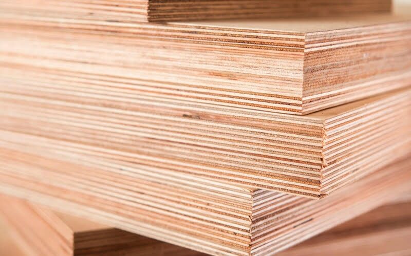 Como escolher a espessura ideal de compensado naval para seu projeto