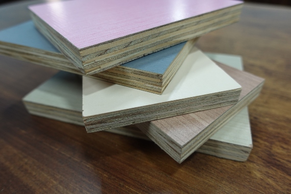 Compensado naval vs MDF hidrorrepelente: qual usar?