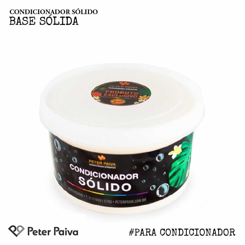 aplicação de condicionador em barra nas mãos