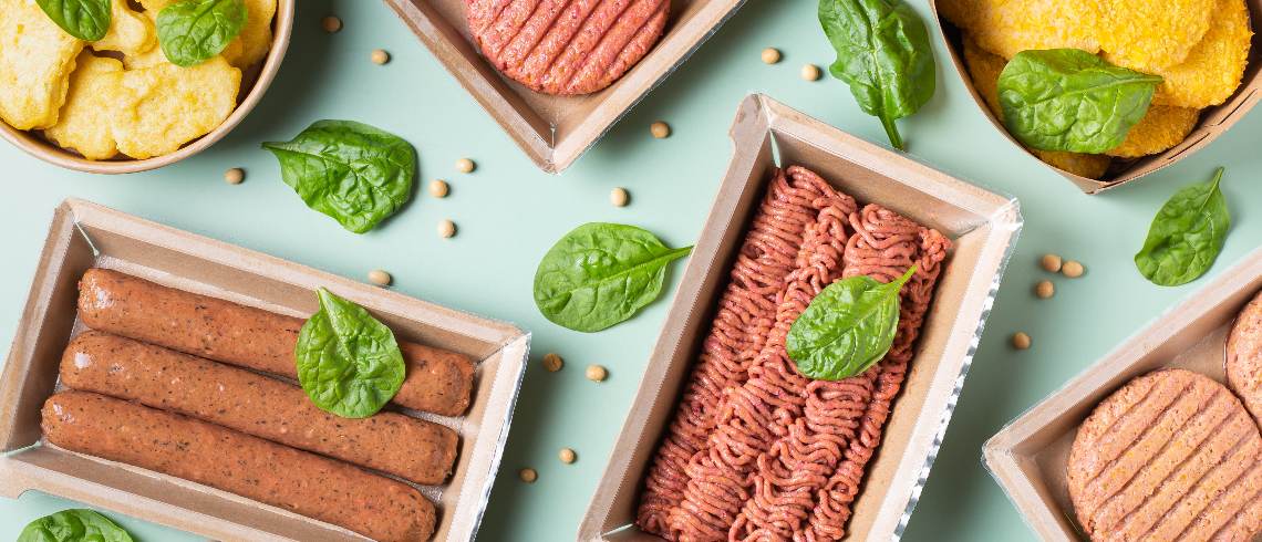 Proteínas Vegetais vs. Animais: Qual a Melhor Escolha para Você e o Planeta?