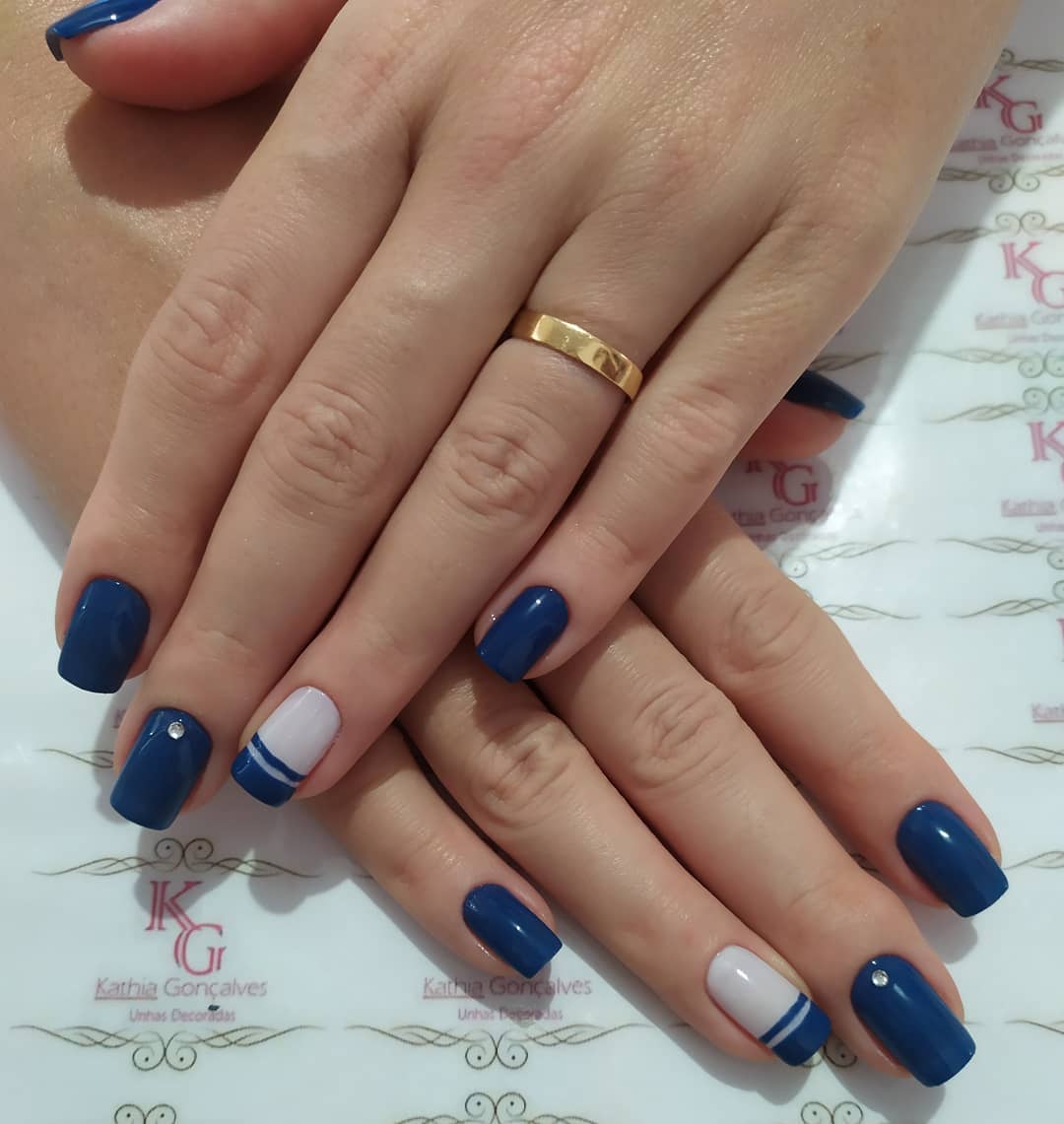 O Poder do Azul Royal: Como Transmitir Confiança e Elegância