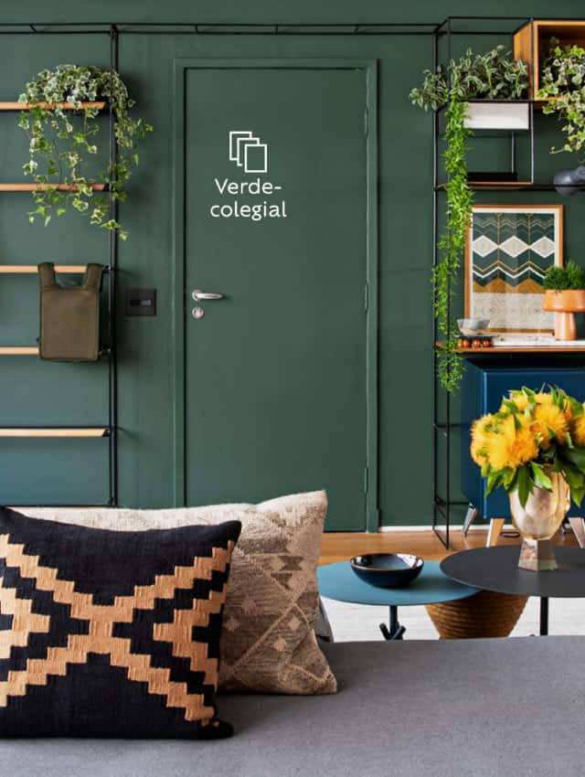 branco ou cinza claro para sala pequena escura