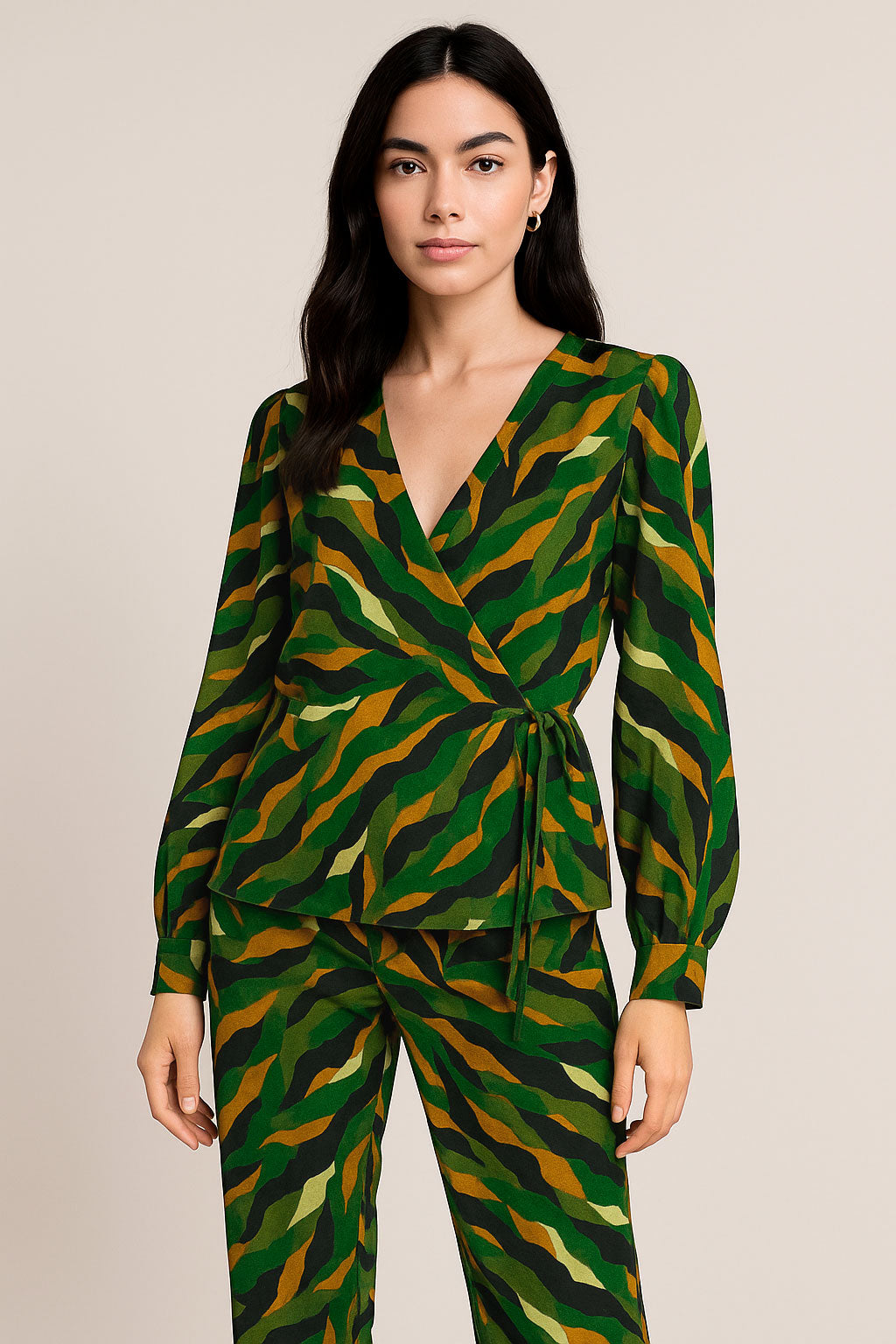 Dominando os Acabamentos: Viés e Revel para Blusas Impecáveis