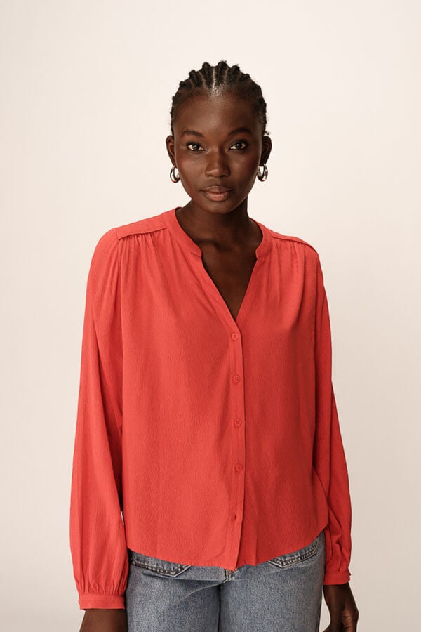 Os 5 Melhores Tecidos para Cortar Blusas e Garantir o Caimento Perfeito