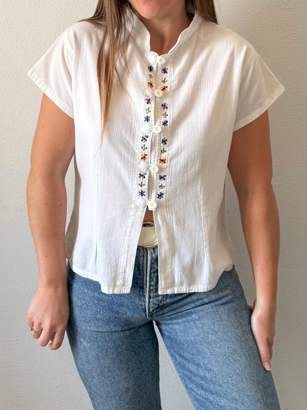 Os 5 Melhores Tecidos para Cortar Blusas e Garantir o Caimento Perfeito