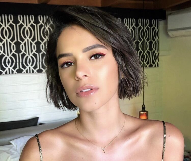 Cores de Cabelo que Realçam o Chanel Repicado em 2025