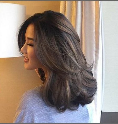 corte em camadas que rejuvenesce