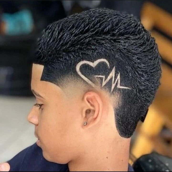 Manutenção do Moicano: Frequência Ideal para o Barbeiro