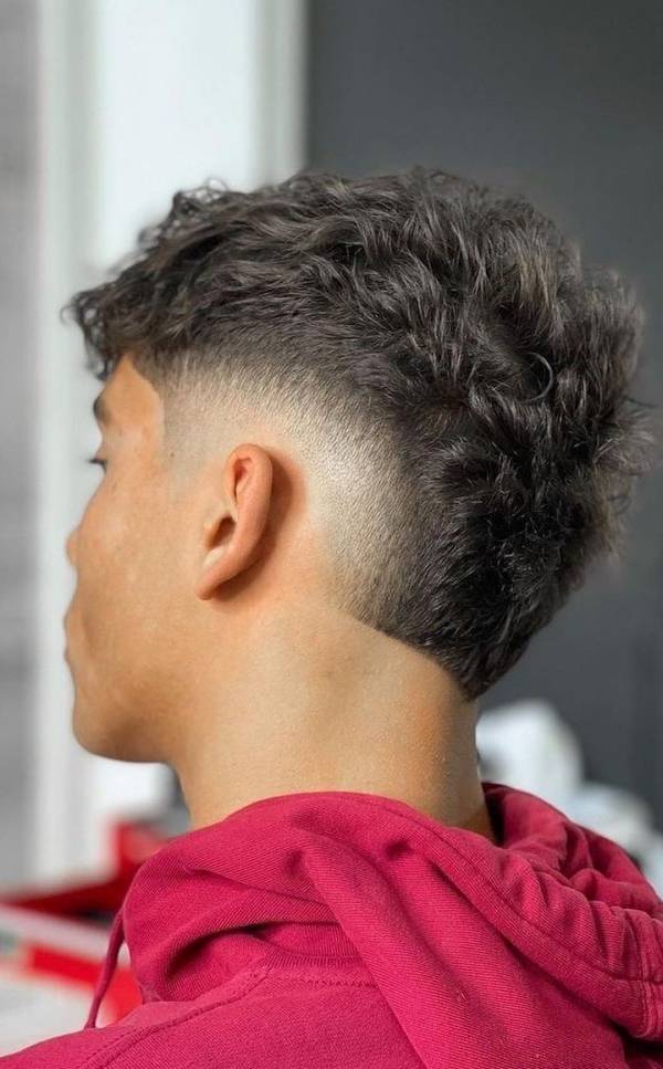Mullet Moicano: Como Adotar a Tendência Retrô-Moderna