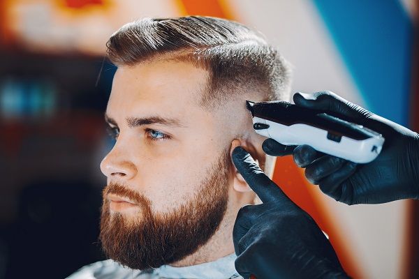 melhores cortes de cabelo masculino para rosto fino e nariz grande