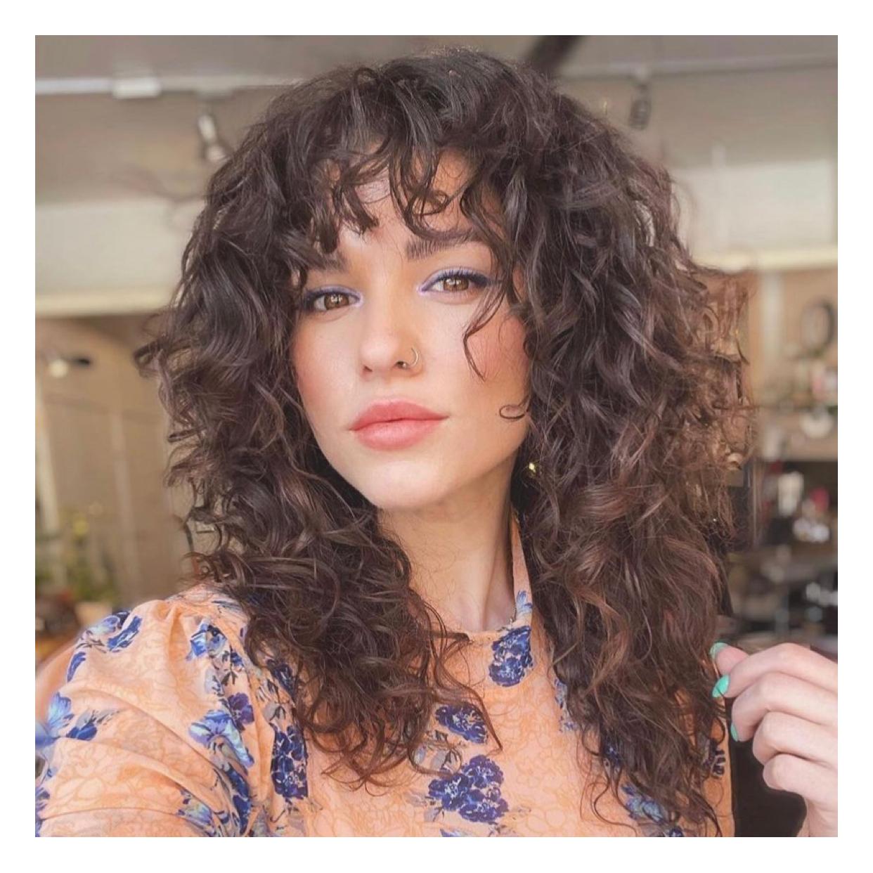 Long Bob Assimétrico: o corte que afina o rosto e reduz o volume