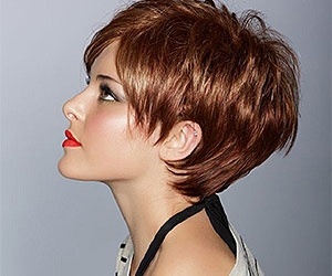 Dicas de Estilização para Cabelos Lisos em Rostos Ovais