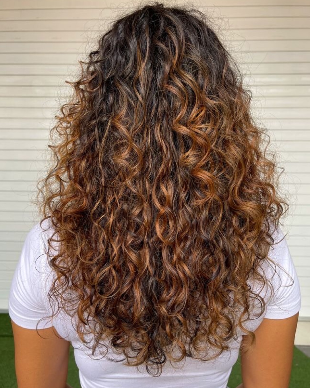 tendências cortes cabelo cacheado 2025