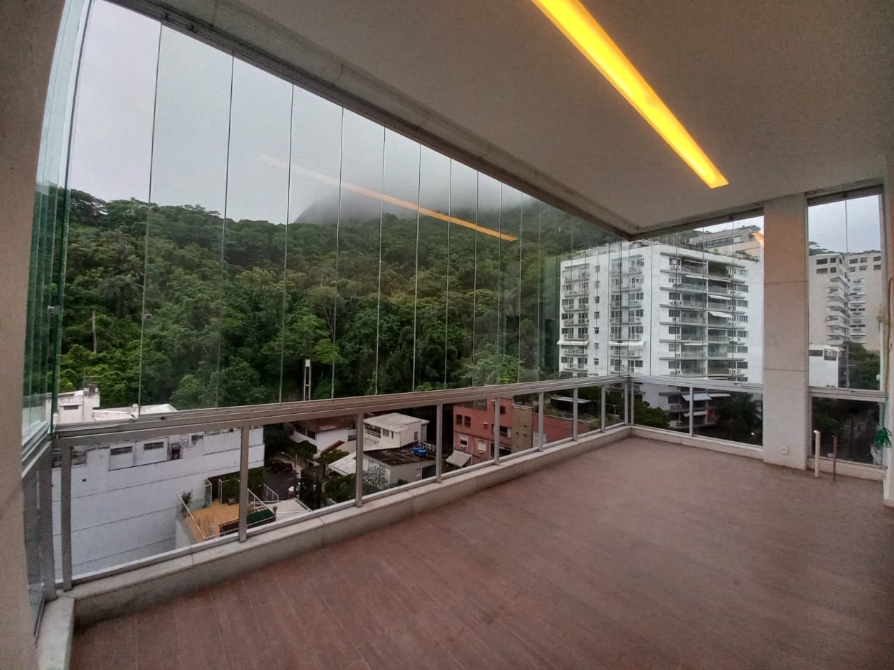 Guia completo de acionamento para cortinas altas