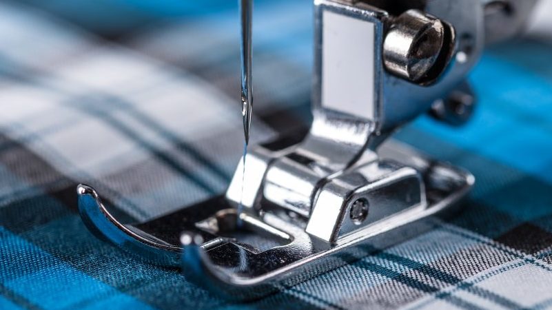 Calcadores Específicos: Ferramentas Essenciais para Costurar Tecidos Desafiadores