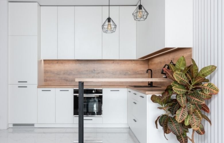 cozinha com armarios ate o teto