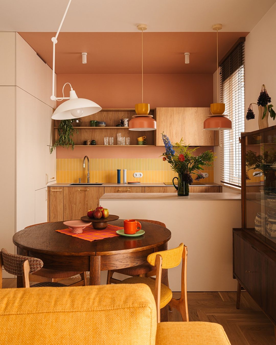 Como Escolher os Móveis Certos para Cozinhas Compactas