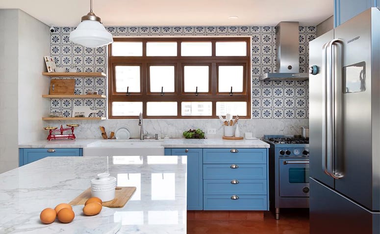 Organização Vertical: Maximizando o Espaço em Cozinhas Pequenas