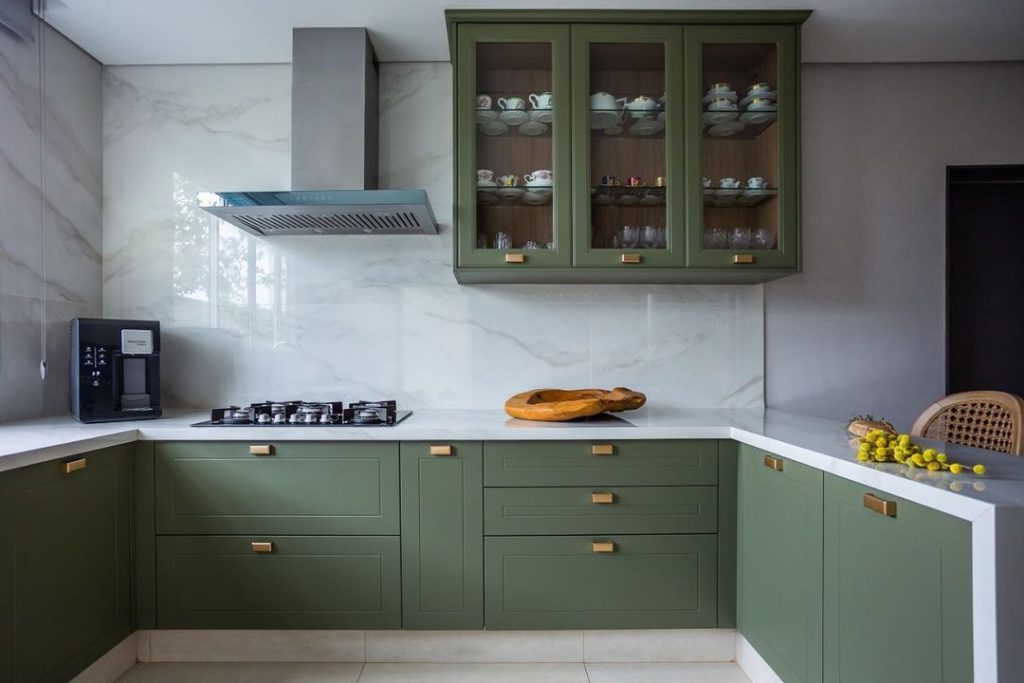 cozinha decorada com verde