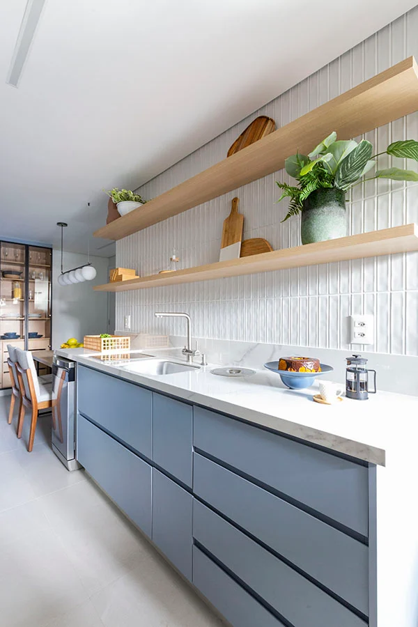 5 Ideias de Decoração com Prateleiras Abertas na Cozinha