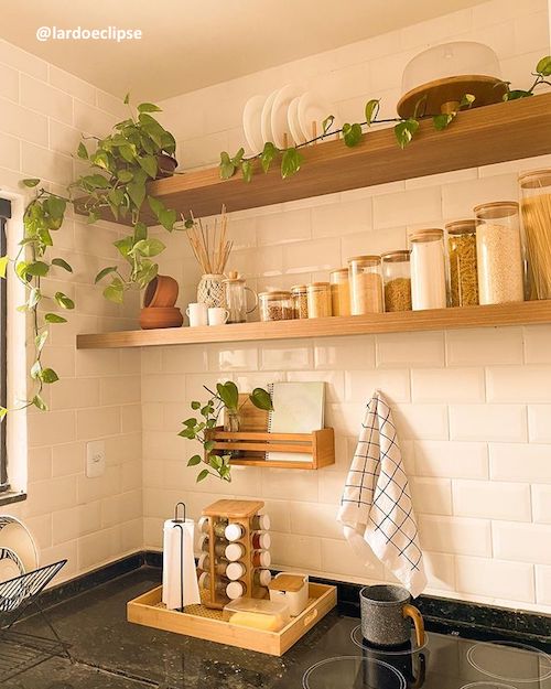Prateleiras na Cozinha: Estilos que Transformam seu Ambiente