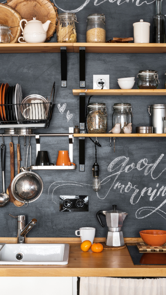 5 Ideias de Decoração com Prateleiras Abertas na Cozinha