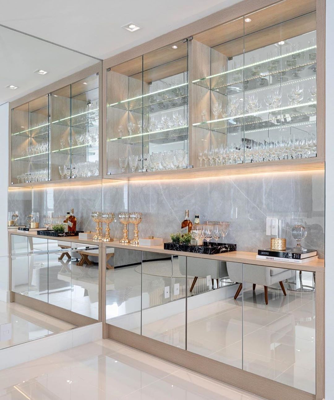 cristaleira minimalista off white