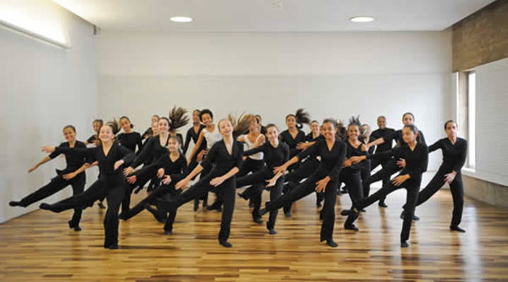 Como a Dança do Ventre Pode Aliviar Dores nas Costas e Melhorar a Saúde