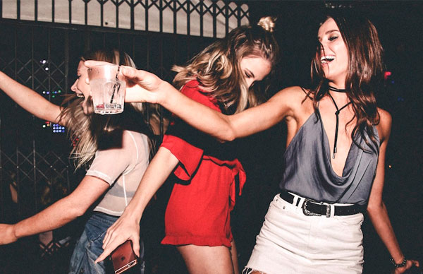 Como a Dança em Casa Pode Melhorar sua Autoestima e Coordenação