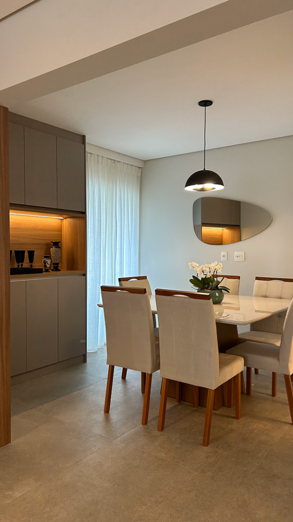 A importância da iluminação na decoração com espelhos