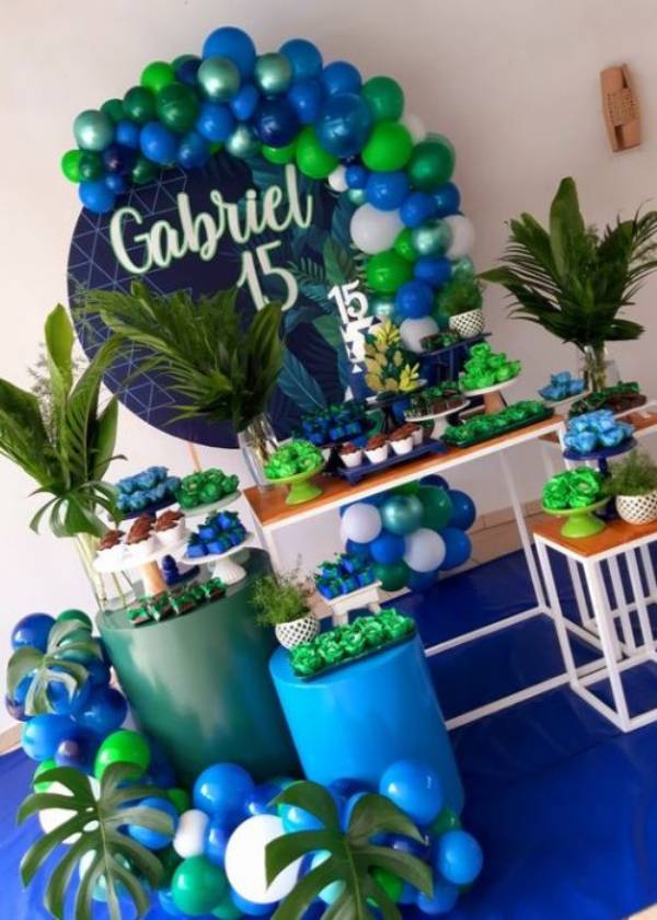como decorar festa de homem com balões azuis
