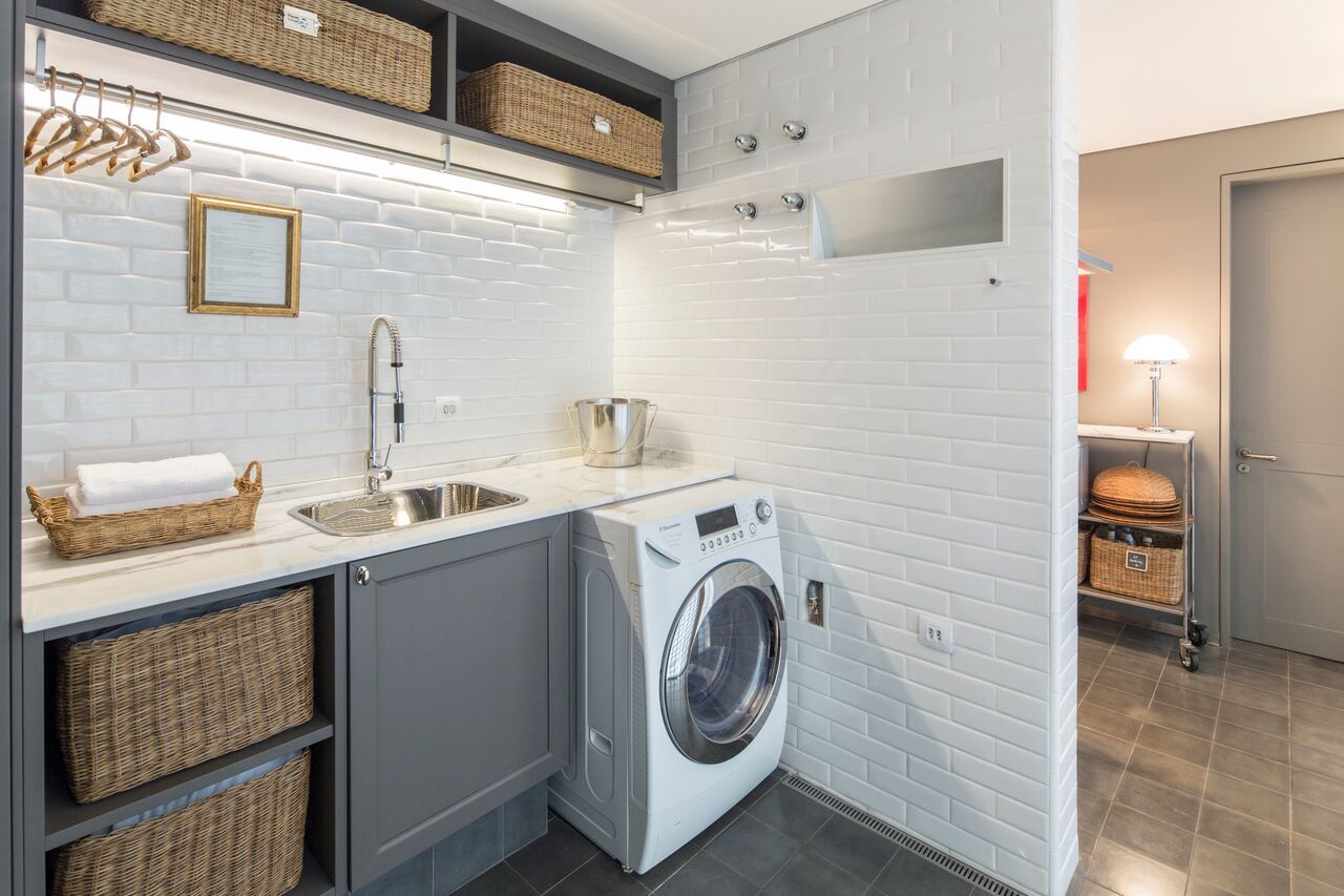 erros comuns ao organizar lavanderia e como evitar