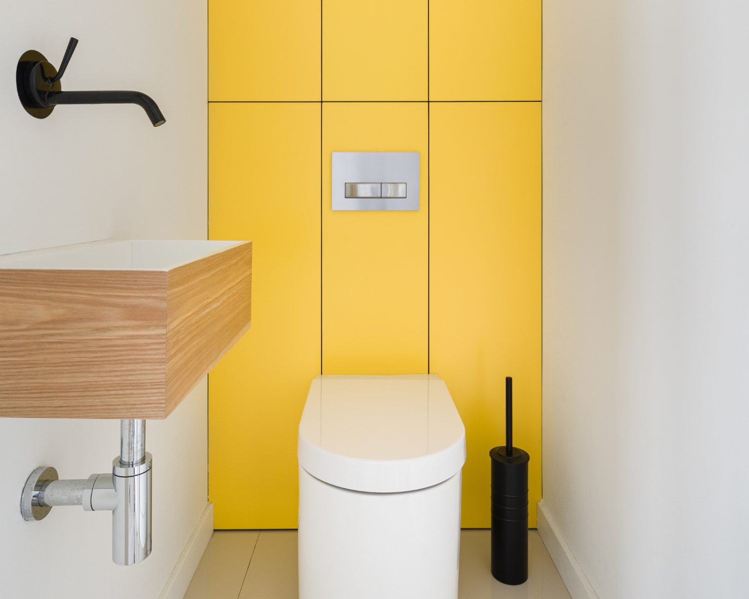 acessórios de banheiro amarelos