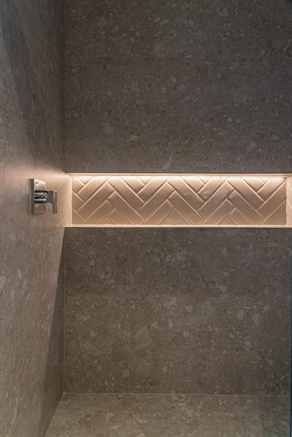 materiais para nicho de banheiro resistente à umidade