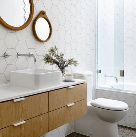 decoracao de banheiro com papel de parede