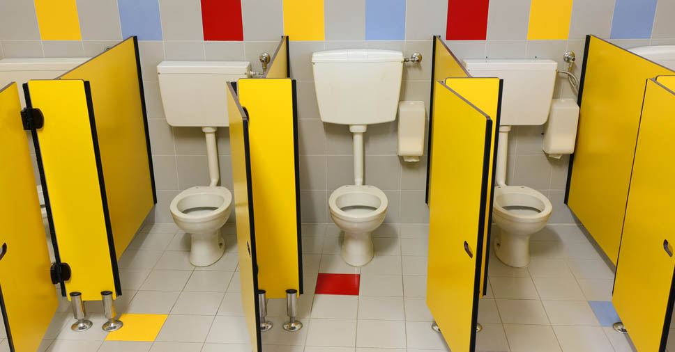 erros comuns decoração banheiro infantil creche