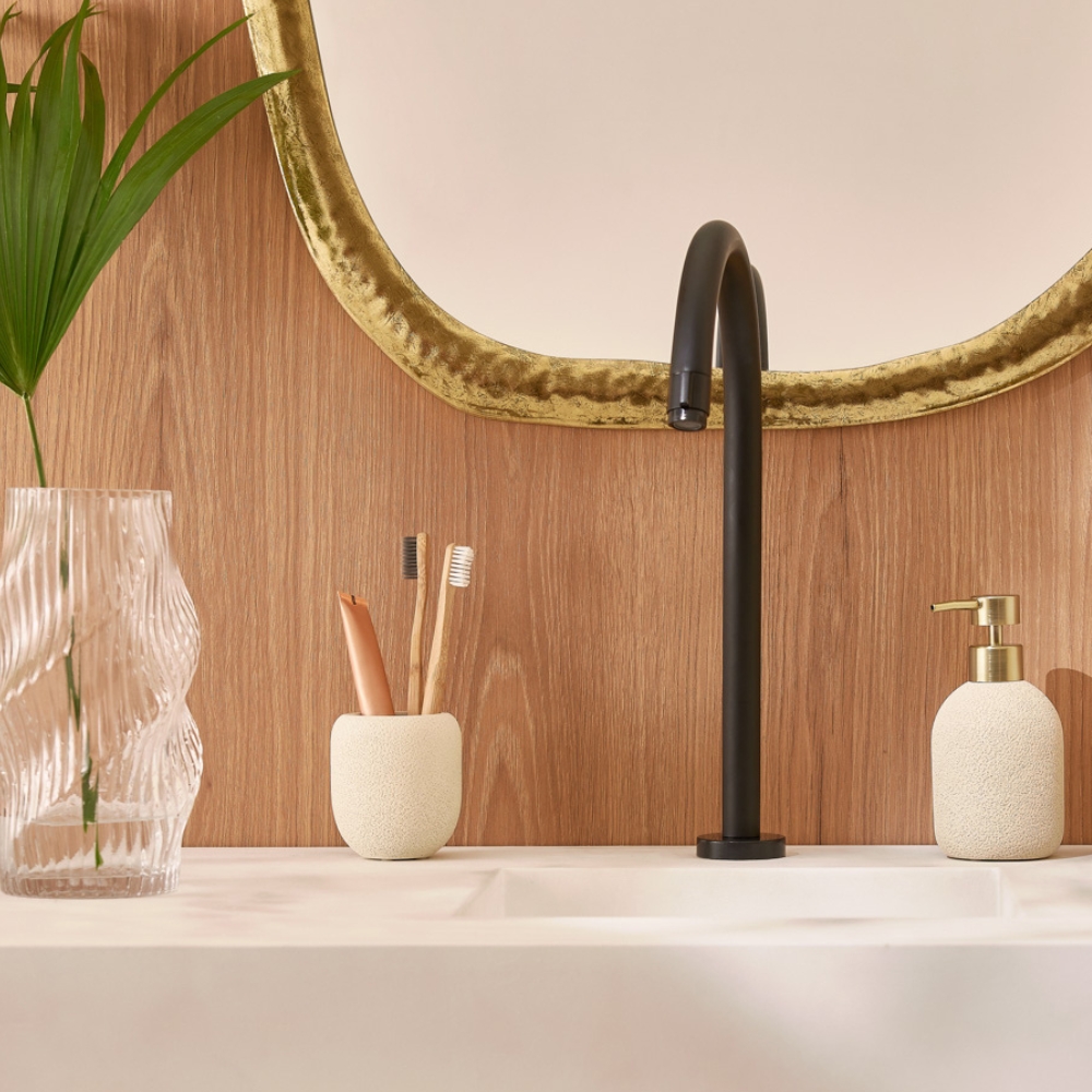 decoracao de banheiro dourado