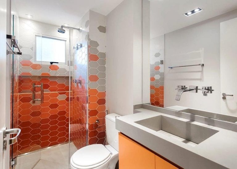 banheiro laranja vs azul qual escolher