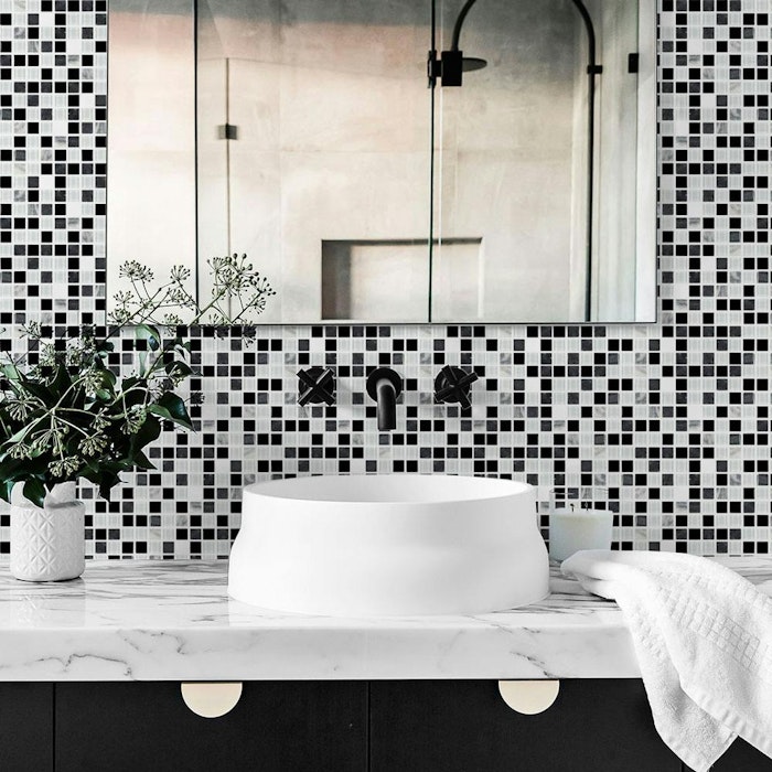 ideias para banheiro minimalista preto e branco