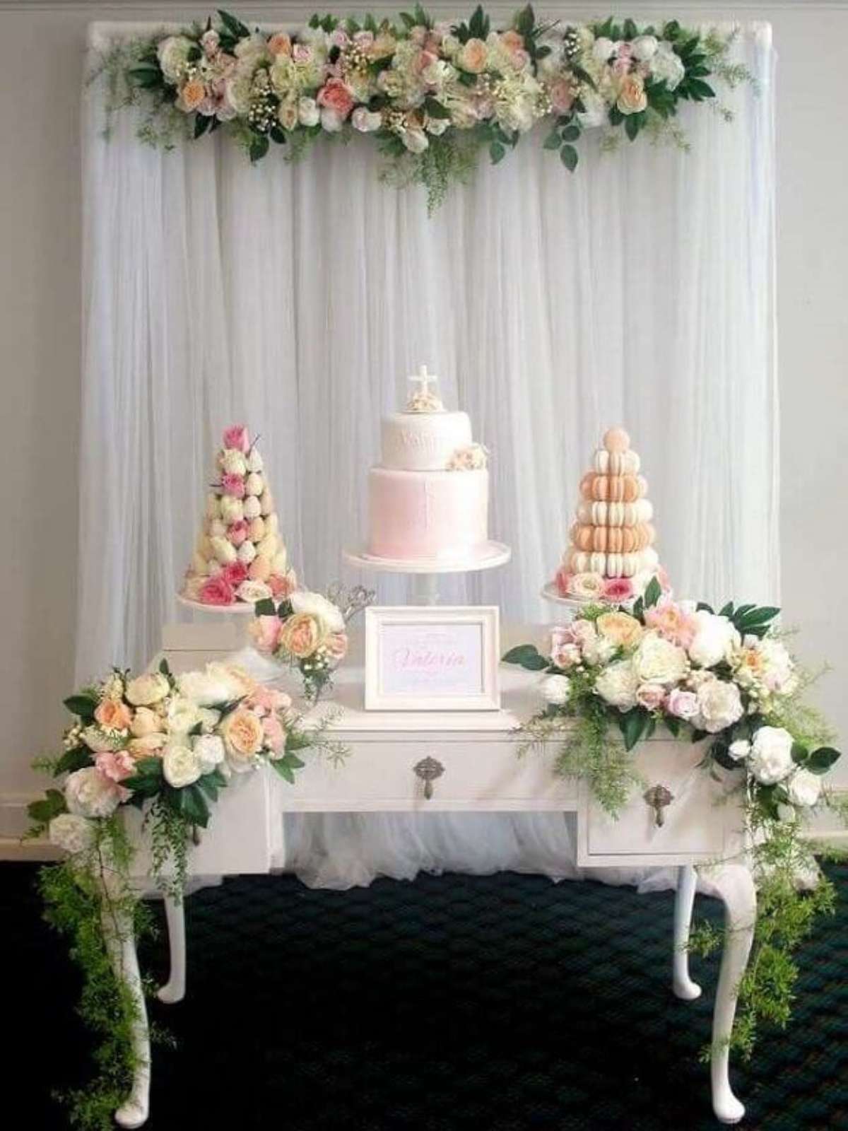 como organizar decoração de batizado em casa