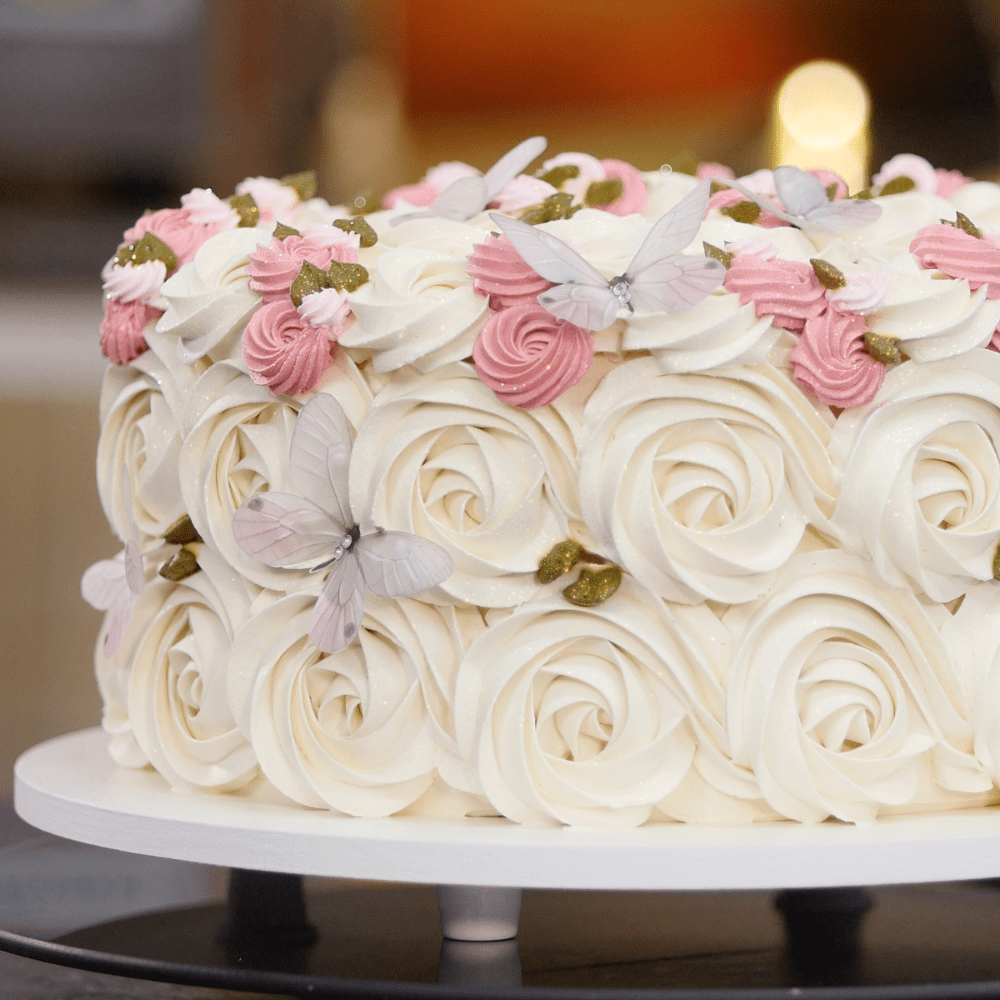 decoracao de bolo com bico de confeitar