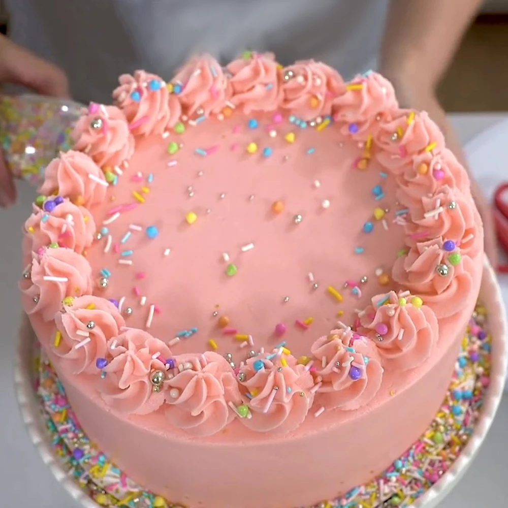 decoracao de bolo com bico de confeitar