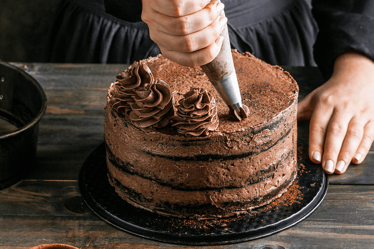 Decoração de Bolos para Iniciantes: Primeiros Passos com Bicos de Confeitar