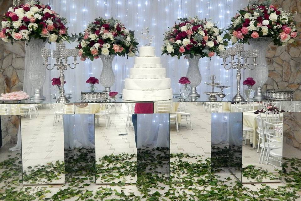 As Cores de Azul Tendência para Casamentos em 2026: Azul Puro