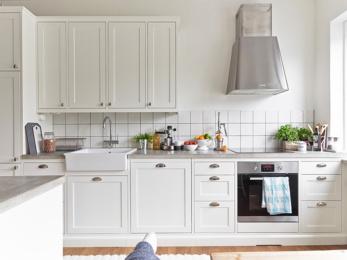 Prateleiras Abertas: Funcionalidade e Estilo Escandinavo na Cozinha