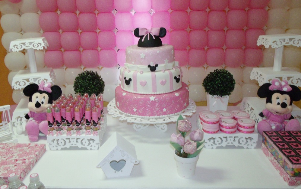 Minnie Rosa vs. Minnie Vermelha: Qual tema escolher?