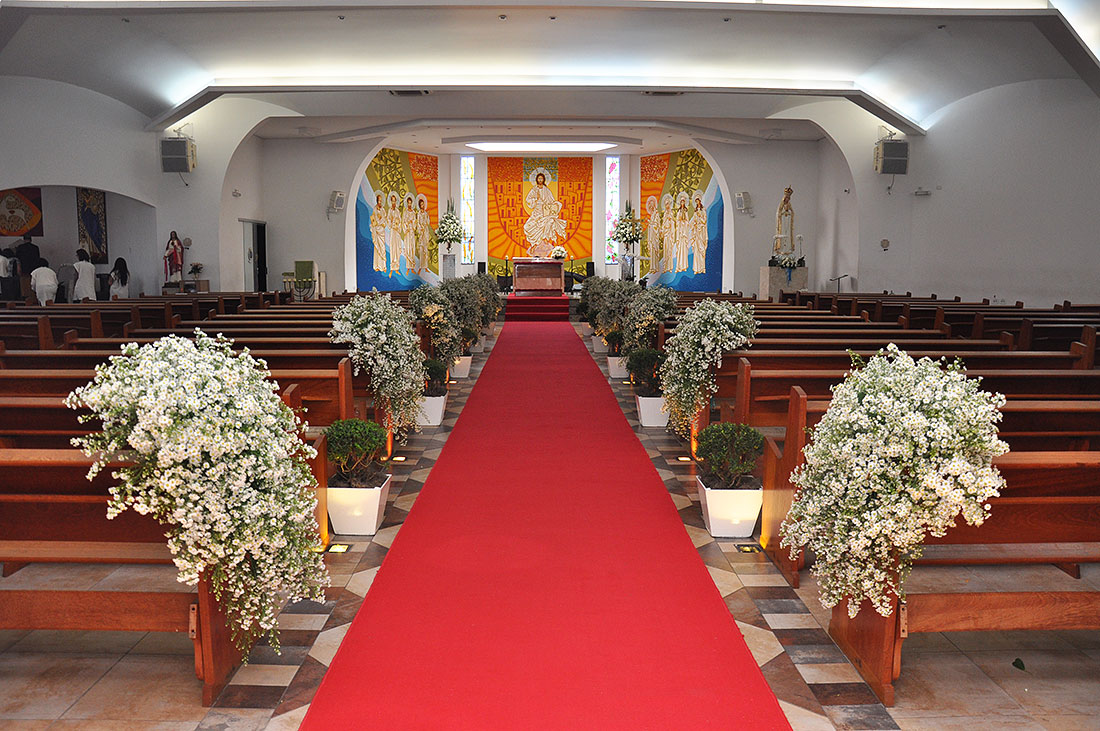 estilos de decoração de igreja para noivos